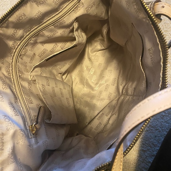 Michael Kors Bag - Picture 2 of 2